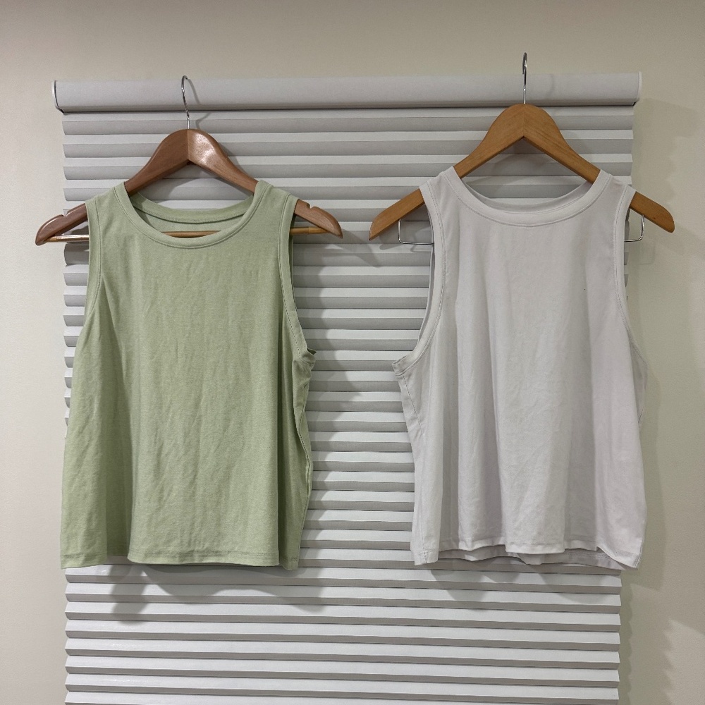 2 x Beyond Yoga Women's Featherweight Tank Tops